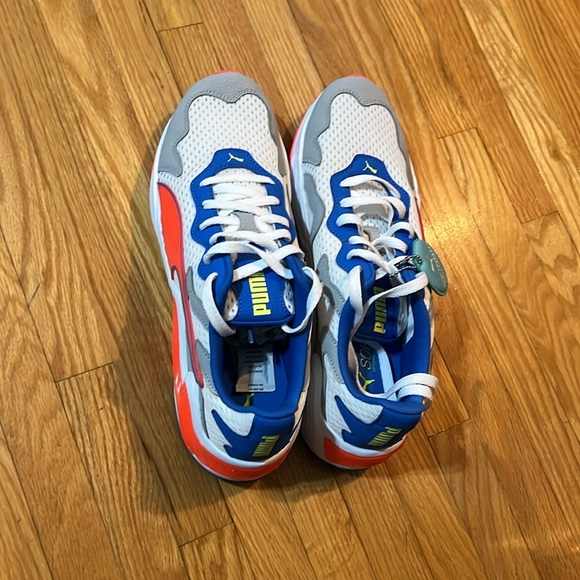 Puma shoes - Picture 2 of 2